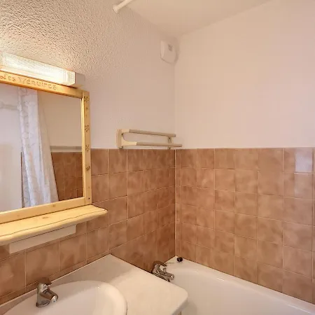 Les Menuires: 3 Pieces, 5 Pers, 30m², Aux Pieds - Fr-1-178-179 *